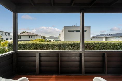 Photo of property in 2/10 Merani Street, Narrow Neck, Auckland, 0622