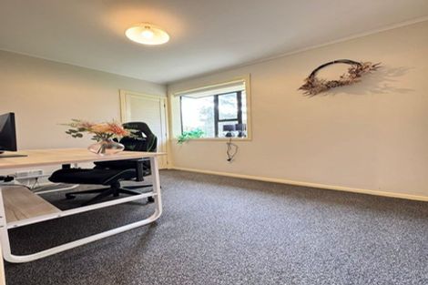 Photo of property in 7 Golf Road, New Lynn, Auckland, 0600