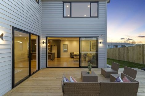 Photo of property in 65 Headsail Drive, Long Bay, Auckland, 0630