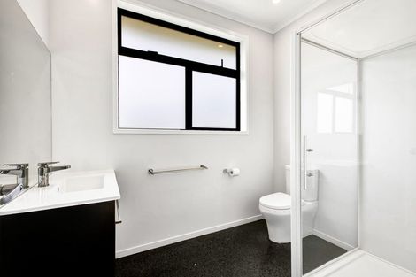 Photo of property in 135 Sealy Road, Omata, New Plymouth, 4374