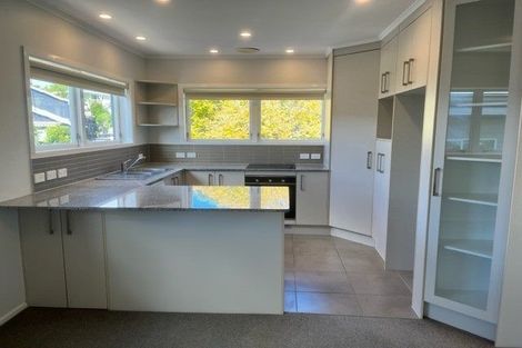 Photo of property in 7 Seymour Road, Mellons Bay, Auckland, 2014