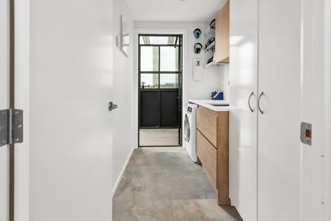 Photo of property in 34 Pourerere Road, Waipawa, 4271