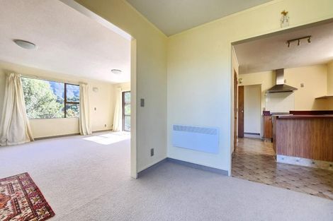 Photo of property in 43b Thatcher Crescent, Crofton Downs, Wellington, 6035