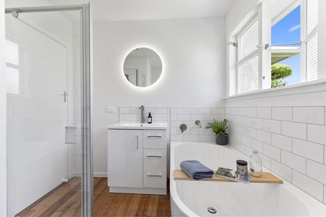 Photo of property in 243 Main Road, Tawa, Wellington, 5028