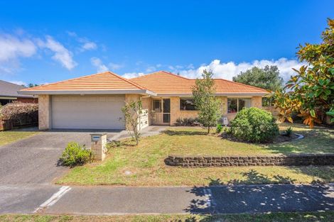 Photo of property in 5 Ashleigh Way, Waikanae Beach, Waikanae, 5036
