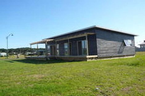 Photo of property in 132 Ngaio Drive, Matarangi, Whitianga, 3592