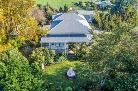 Photo of property in 326 Heatherlea Road East, Levin, 5571