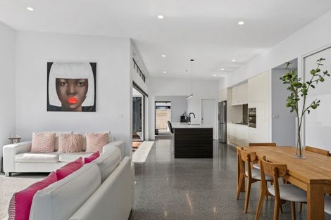 Photo of property in 2 Makura Drive, Papamoa Beach, Papamoa, 3118