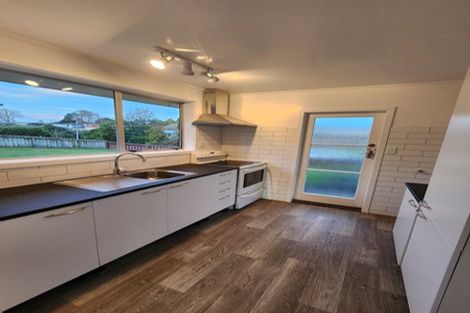 Photo of property in 1/22 La Perouse Street, Botany Downs, Auckland, 2010