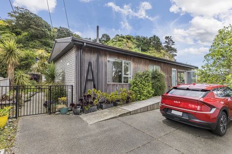 Photo of property in 14a Ferry Street, Seatoun, Wellington, 6022