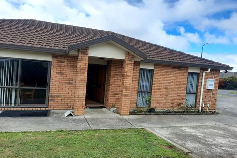 Photo of property in 10 Waldos Way, Mangere, Auckland, 2022