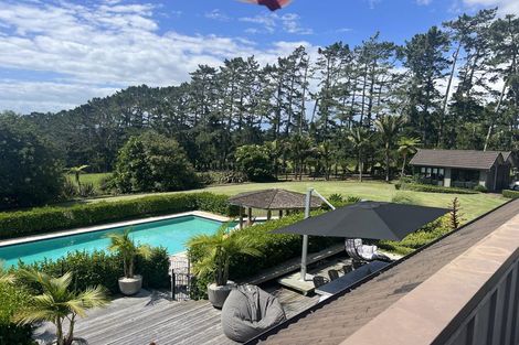 Photo of property in 48 Tawa Road, Kumeu, 0891