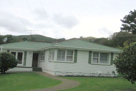 Photo of property in 40 Ranui Terrace, Tawa, Wellington, 5028