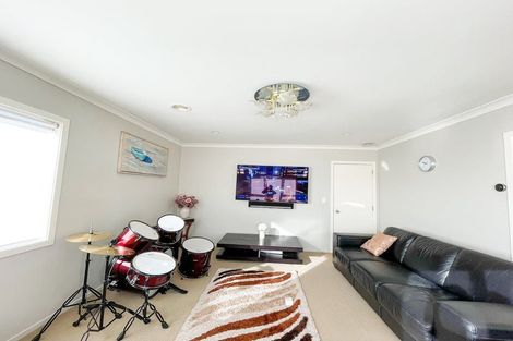 Photo of property in 60 Erlestoke Crescent, Churton Park, Wellington, 6037