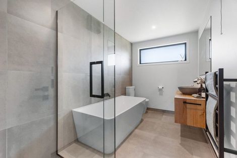 Photo of property in 3 Pepperwood Green, Albert Town, Wanaka, 9305