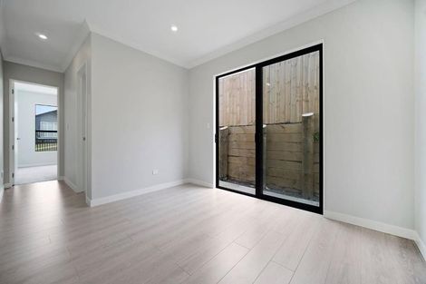 Photo of property in 1 Kate Duncan Drive, Swanson, Auckland, 0614