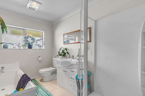 Photo of property in 10 Moonraker Place, Whitby, Porirua, 5024