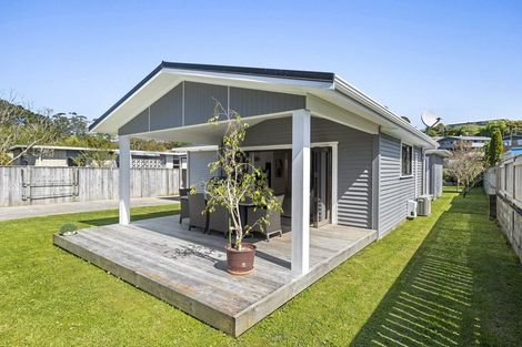 Photo of property in 14 Bromley Place, Westown, New Plymouth, 4310