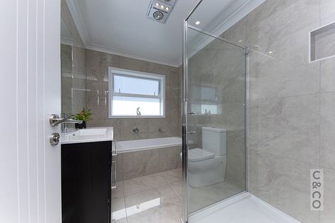 Photo of property in 2 Tauwaka Crescent, Riverhead, 0820