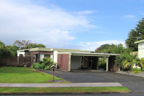 Photo of property in 12 Quibray Place, Botany Downs, Auckland, 2010