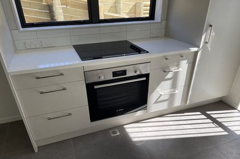 Photo of property in 60 Seymour Road, Sunnyvale, Auckland, 0612