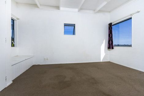 Photo of property in 4a Windy Ridge Road, Glenfield, Auckland, 0629