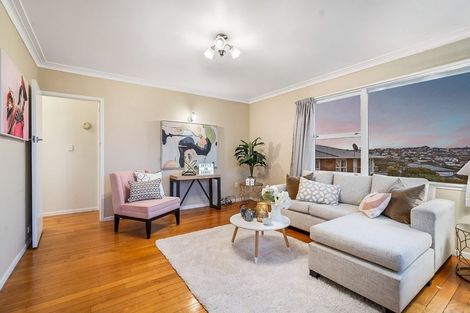 Photo of property in 1/4 Kowhai Road, Campbells Bay, Auckland, 0630