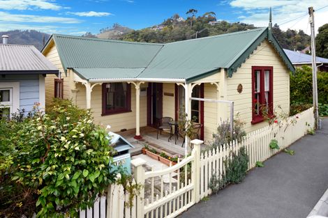 Photo of property in 143 Tasman Street, Nelson, 7010