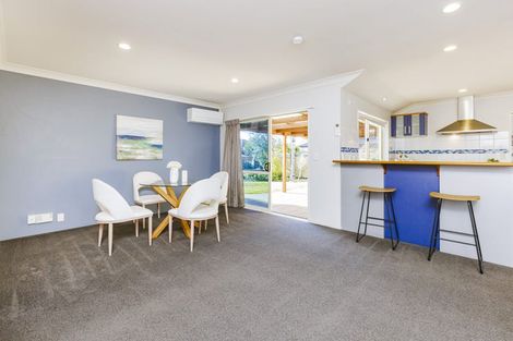 Photo of property in 35 Croftview Road, Wattle Downs, Auckland, 2103