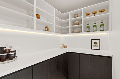 Photo of property in 10 Flowers Lane, Cracroft, Christchurch, 8022