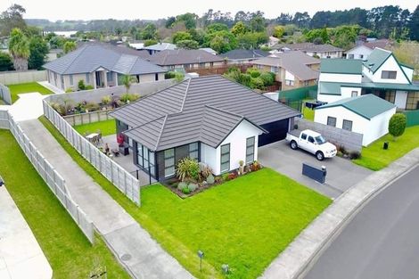 Photo of property in 41 Harbour Crest Drive, Waiuku, 2123