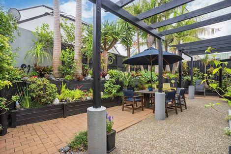 Photo of property in 2/11 Paparoa Road, Cockle Bay, Auckland, 2014