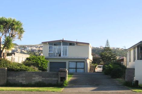 Photo of property in 36 Main Road, Titahi Bay, Porirua, 5022