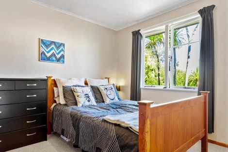 Photo of property in 50 Edmonton Road, Henderson, Auckland, 0612