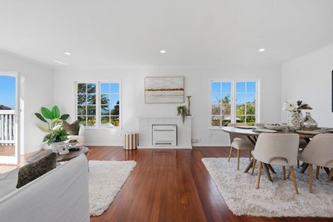 Photo of property in 355 East Coast Road, Mairangi Bay, Auckland, 0630