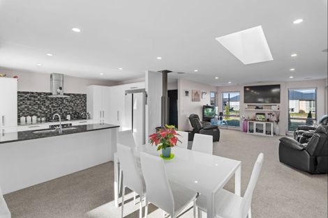 Photo of property in 27 Faringdon Boulevard, Rolleston, 7615