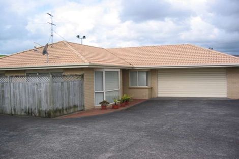 Photo of property in 1/15 Headcorn Place, Botany Downs, Auckland, 2010