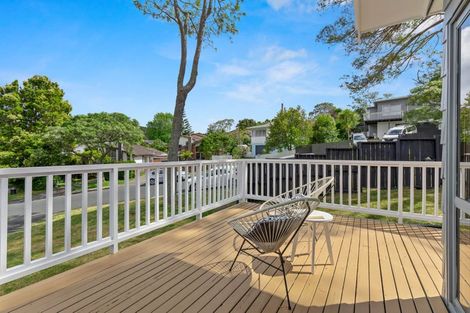 Photo of property in 1/22 Simon Ellice Drive, Bayview, Auckland, 0629