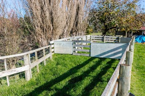 Photo of property in 36 Riverdale Road, Dannevirke, 4930