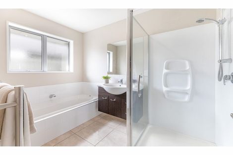 Photo of property in 6 Gosling Crescent, Halswell, Christchurch, 8025