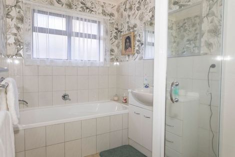 Photo of property in 1 Guinane Street, Dannevirke, 4930