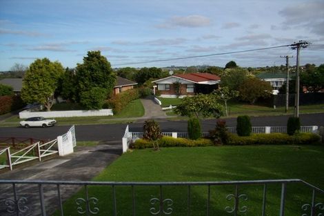 Photo of property in 20 Portadown Avenue, Pakuranga Heights, Auckland, 2010