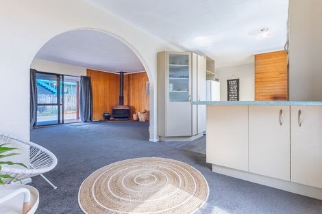 Photo of property in 11 Atua Street, Waikanae Beach, Waikanae, 5036