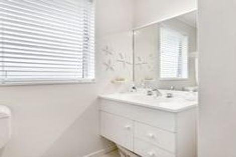 Photo of property in 54a Yeovil Road, Te Atatu Peninsula, Auckland, 0610