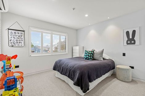 Photo of property in 114a Paparoa Street, Papanui, Christchurch, 8053