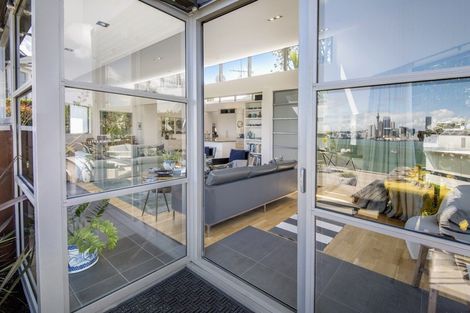Photo of property in 53a Stanley Point Road, Stanley Point, Auckland, 0624
