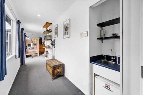 Photo of property in 36 Octavius Place, New Plymouth, 4312