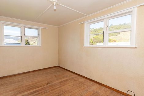 Photo of property in 3 Main Rd Ngakawau, Ngakawau, 7824