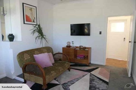 Photo of property in 4/541 Marine Parade, Napier South, Napier, 4110