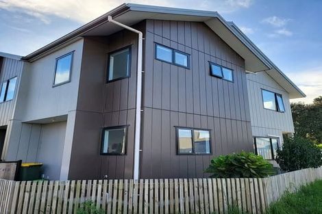 Photo of property in 1 Eileen Newey Place, Henderson, Auckland, 0612